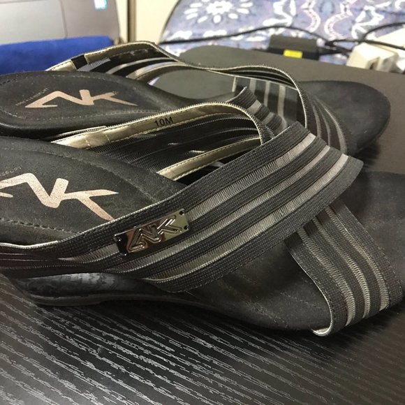 Anne Kline wedge in black size 10 - Picture 3 of 9